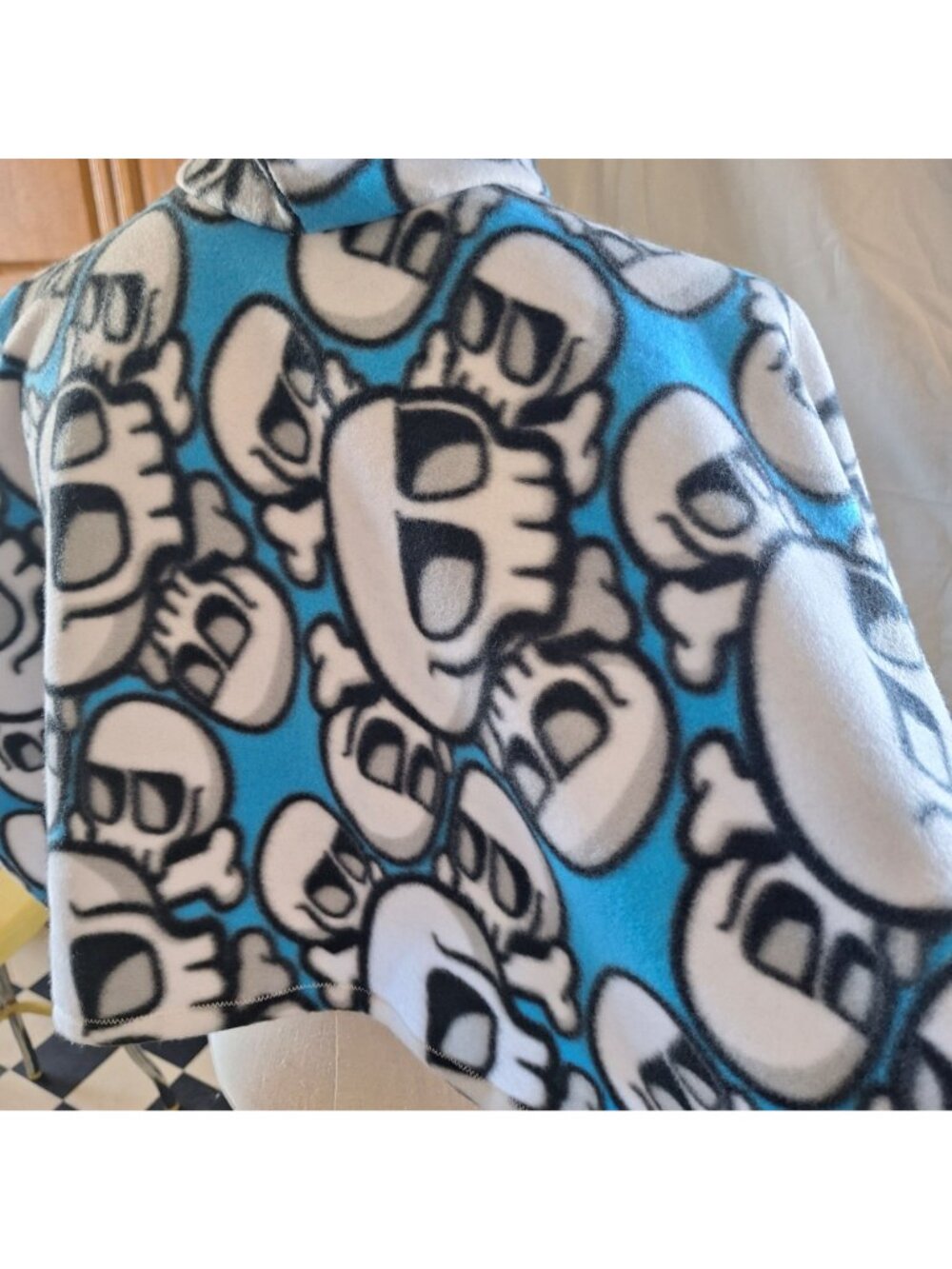 Fleece Handmade Kids  Skull Poncho W Pocket & Hood Car Seat Blue Black White - Picture 15 of 15